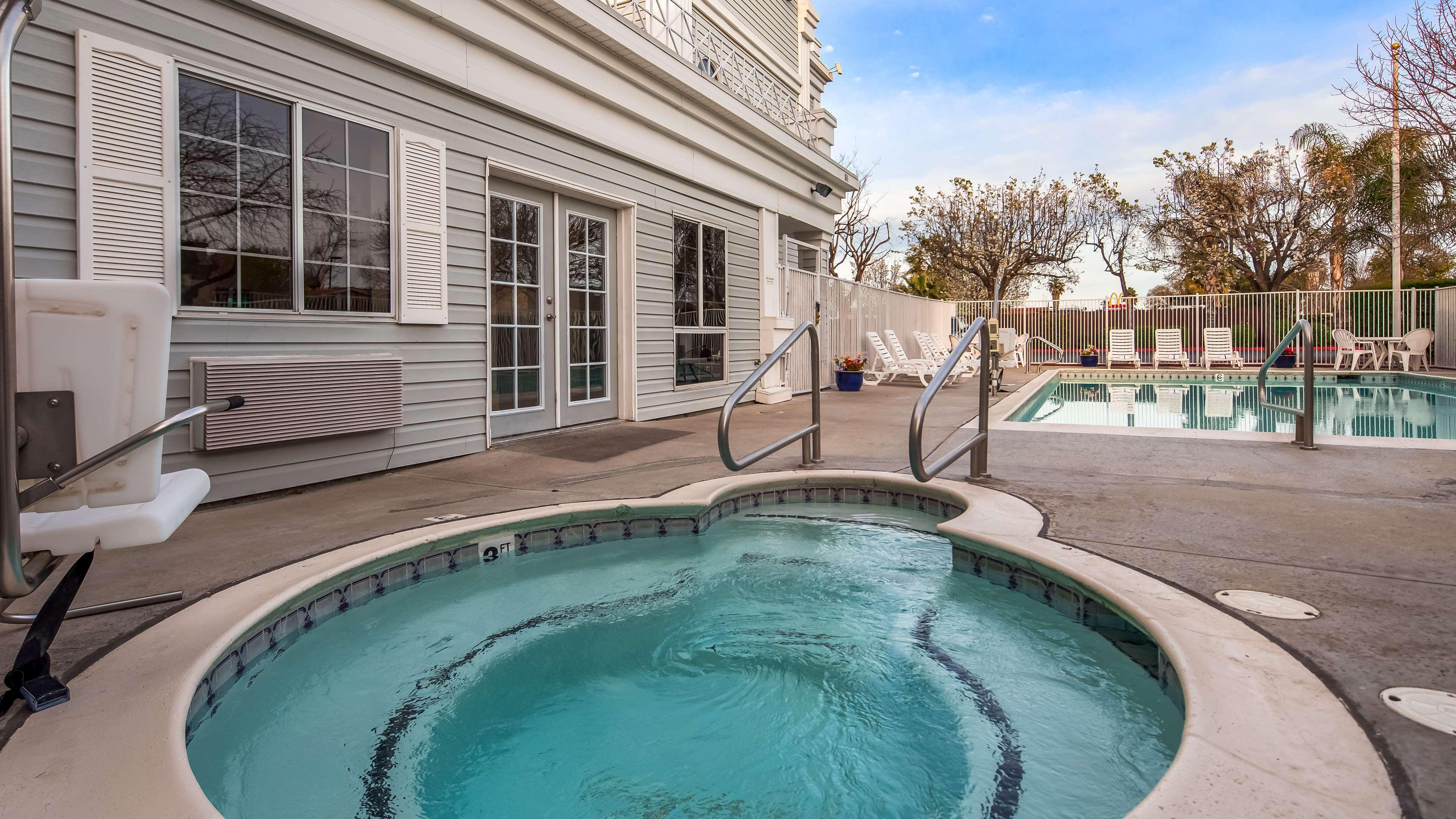Best Western Luxury Inn Tracy Exterior foto
