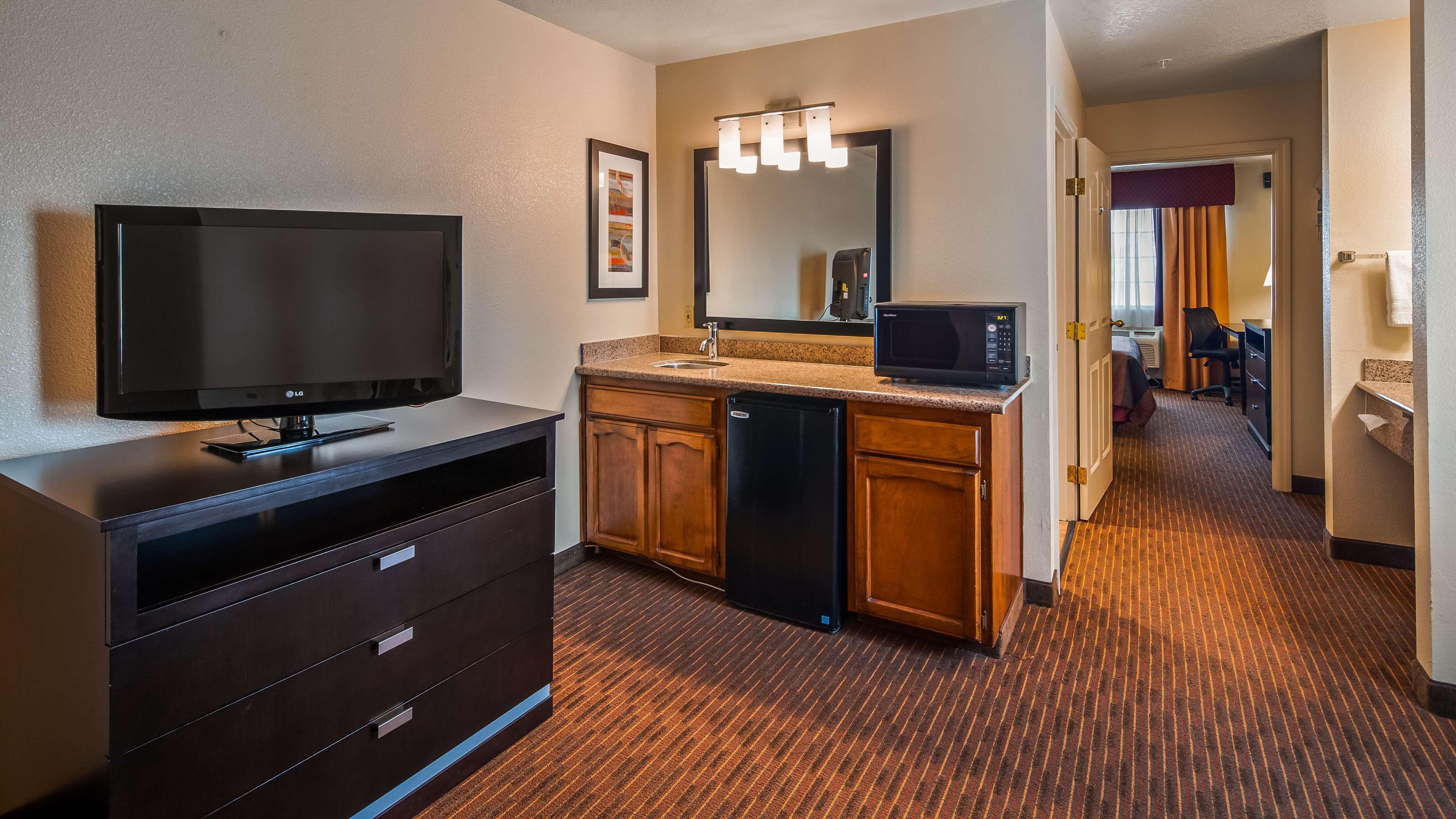 Best Western Luxury Inn Tracy Exterior foto