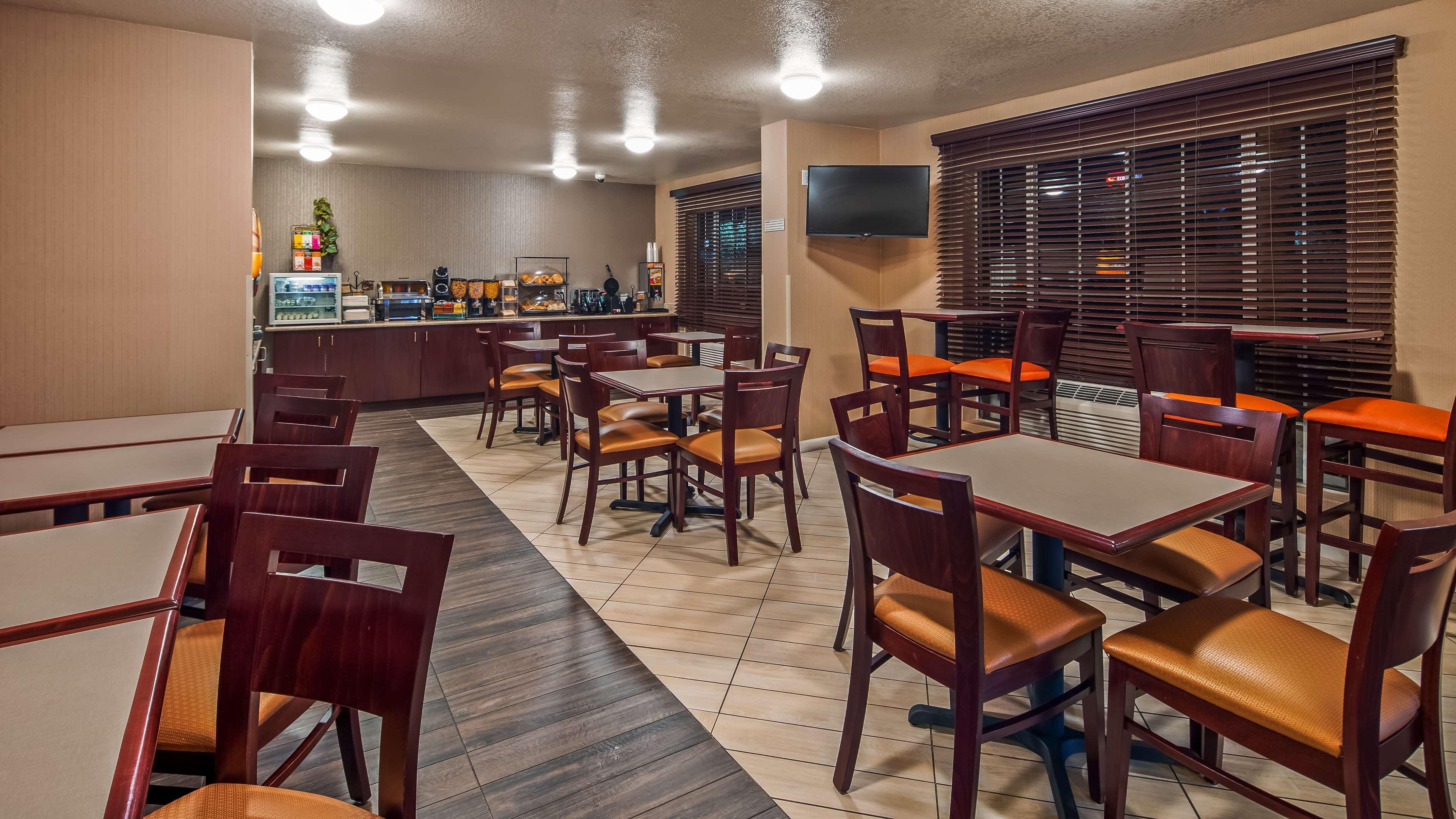 Best Western Luxury Inn Tracy Exterior foto