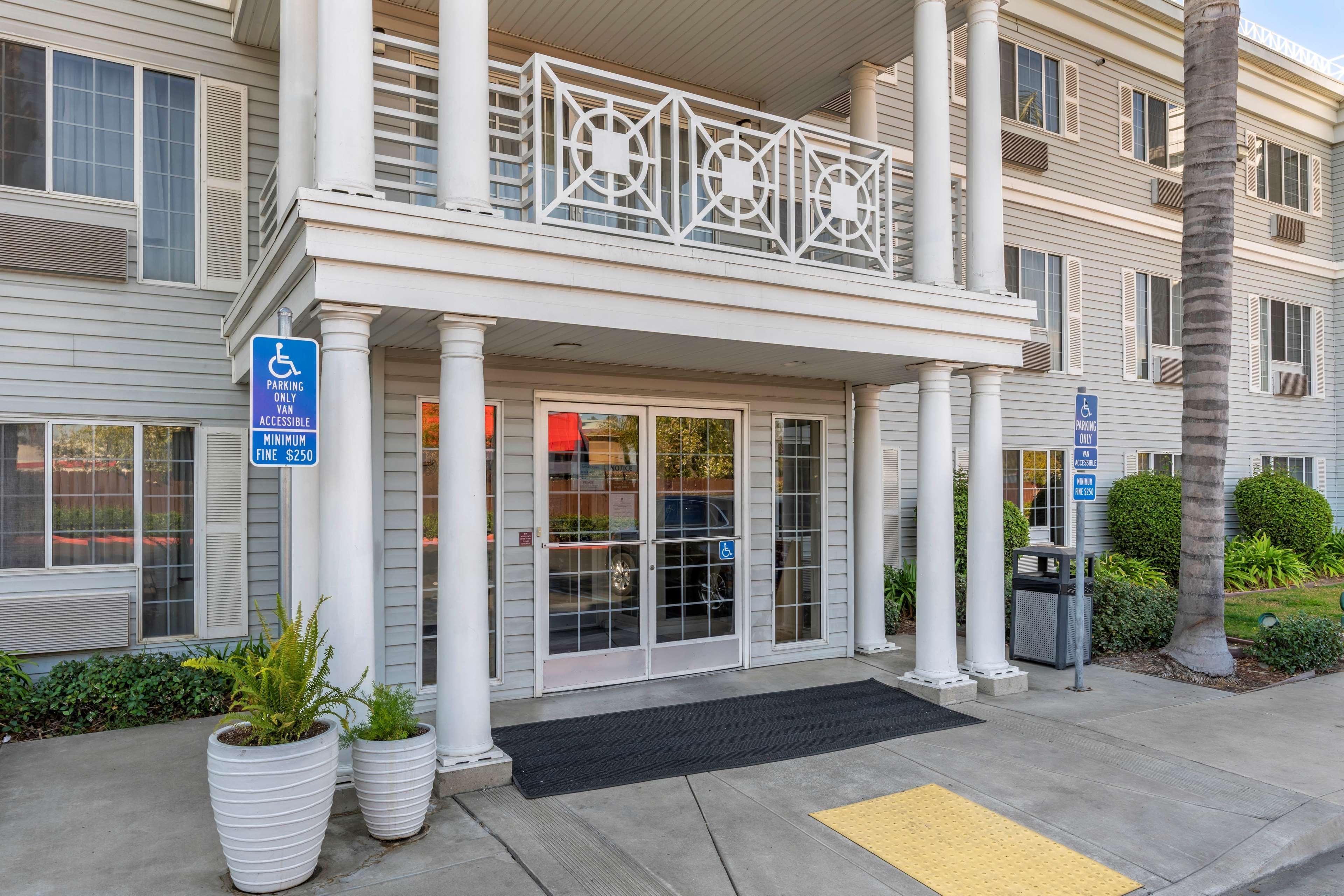 Best Western Luxury Inn Tracy Exterior foto